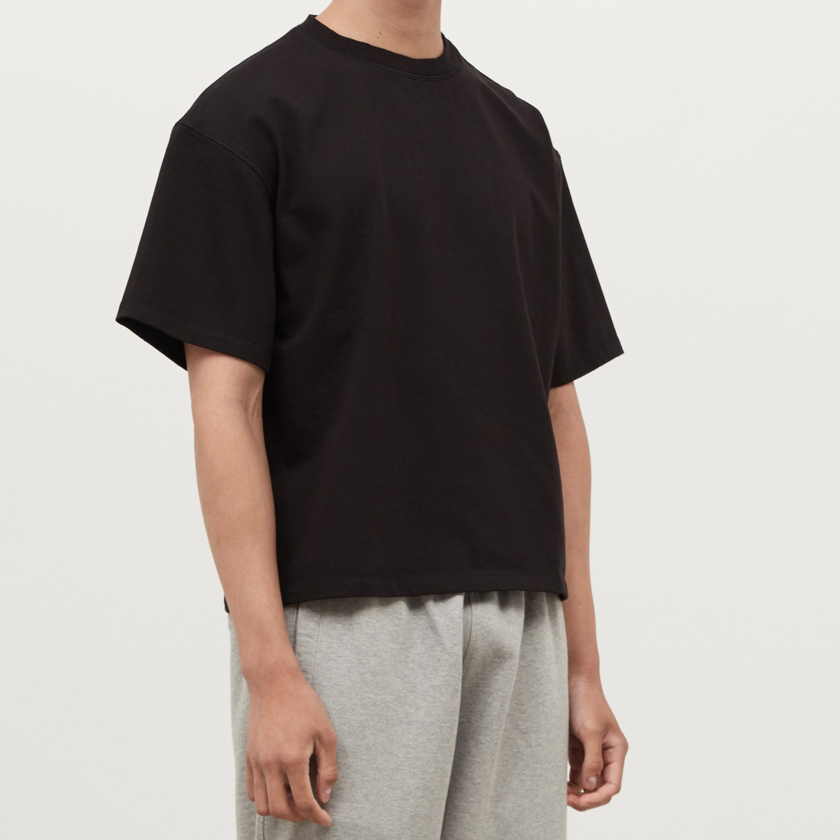 UNI-BOX FIT CROPPED TEE